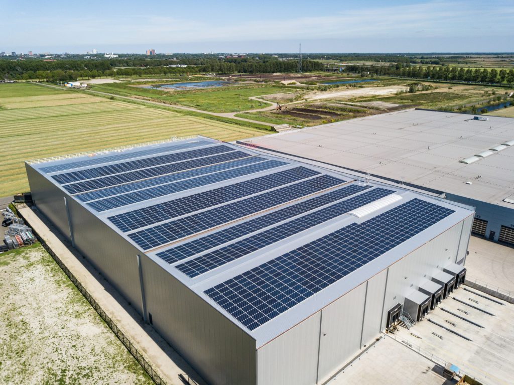 Innovatieve zonnepanelen op het dak van LCW Groningen