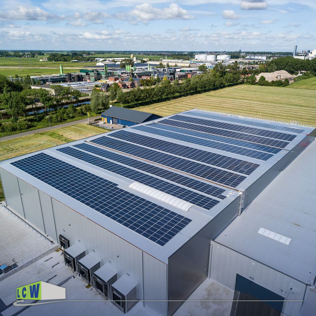 Duurzame zonnepanelen op het dak van LCW Gronignen